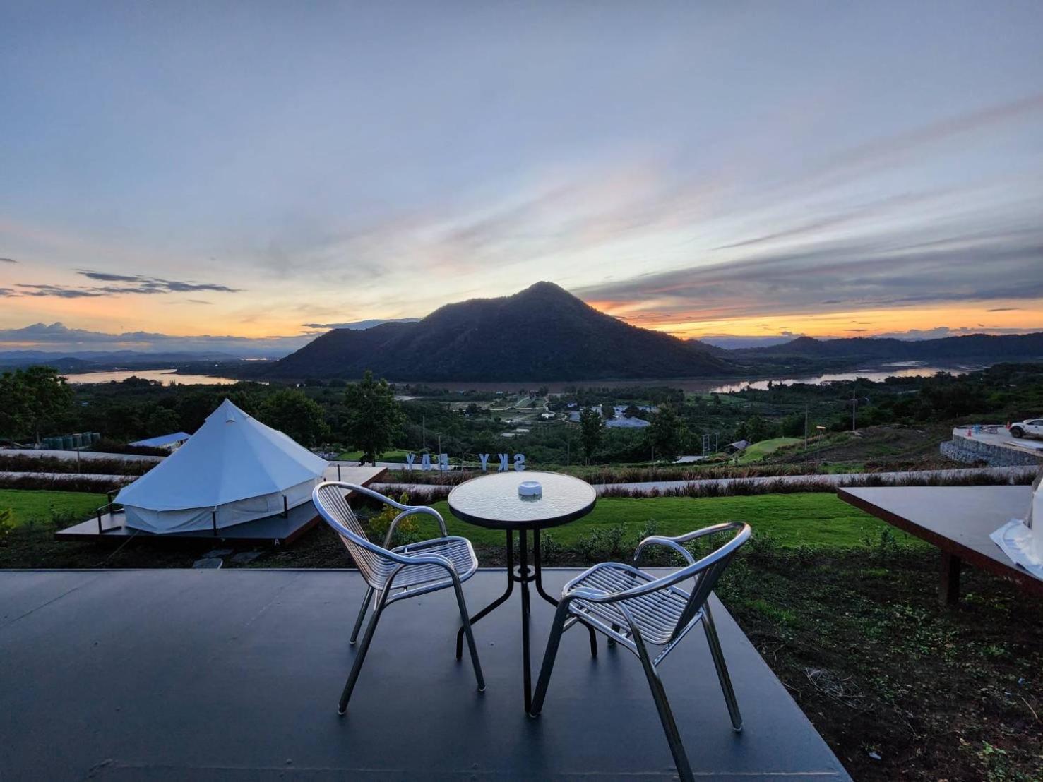สกายเบย์ เชียงคาน Hotel Pha Baen Bagian luar foto
